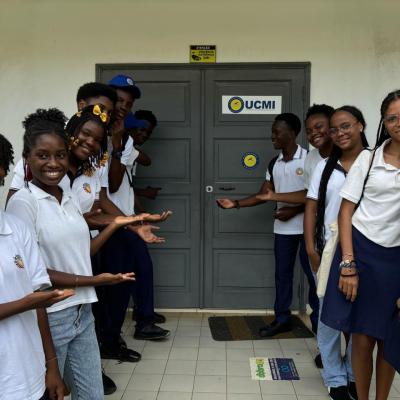 Alunos da Escola Portuguesa visitam Laboratório de Mosquitos Geneticamente Modificados na FCT-USTP!
