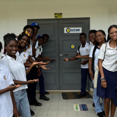 Alunos da Escola Portuguesa visitam Laboratório de Mosquitos Geneticamente Modificados na FCT-USTP!